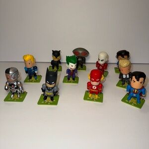 Set of 11 Scribblenauts with Stands - Superman, Batman, Joker, etc